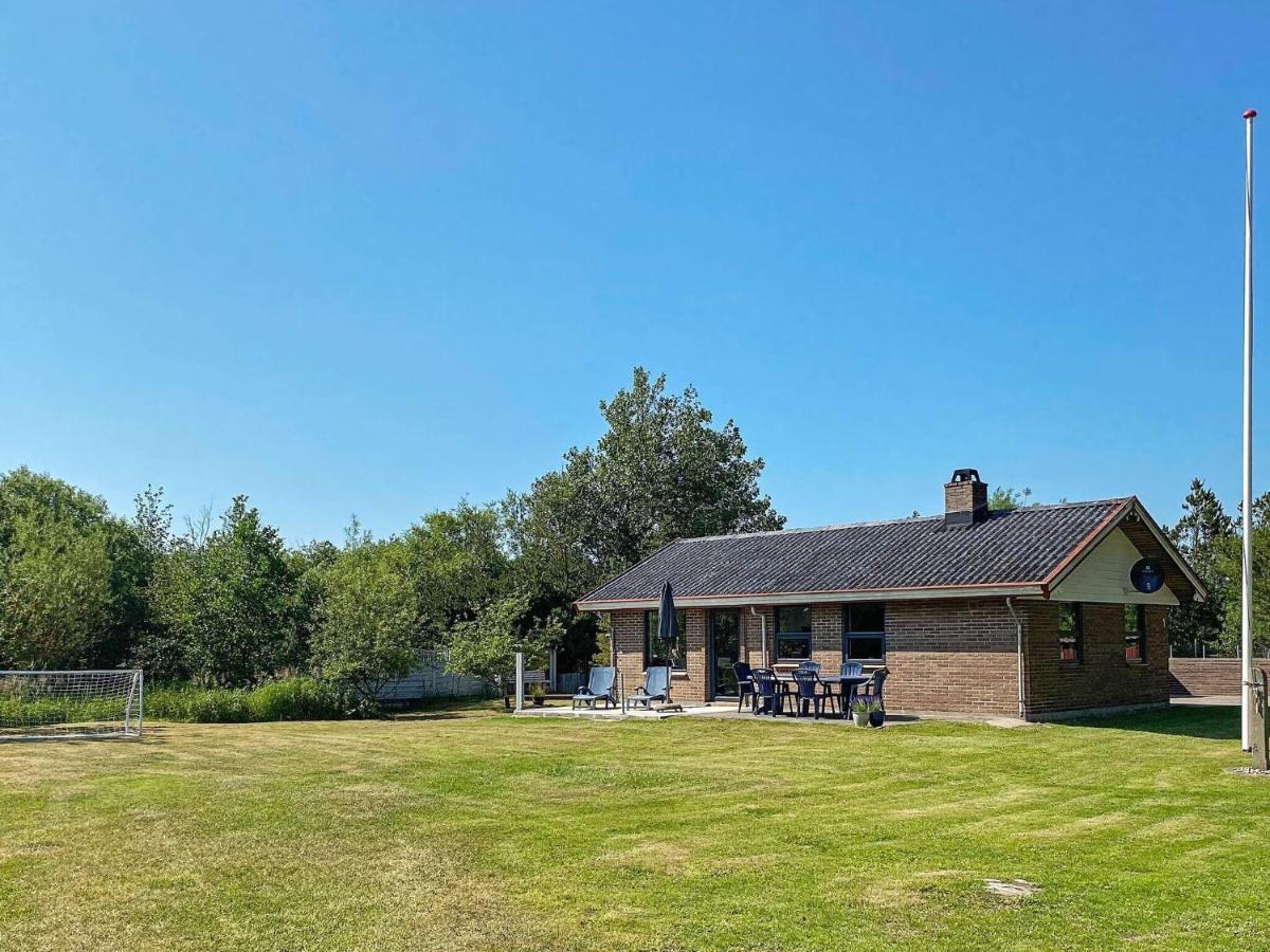 8 Person Holiday Home In R M Lakolk Extérieur photo